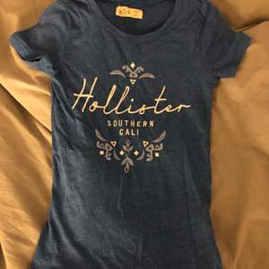 Hollister t-shirt i storlek XS, använd en gång💫