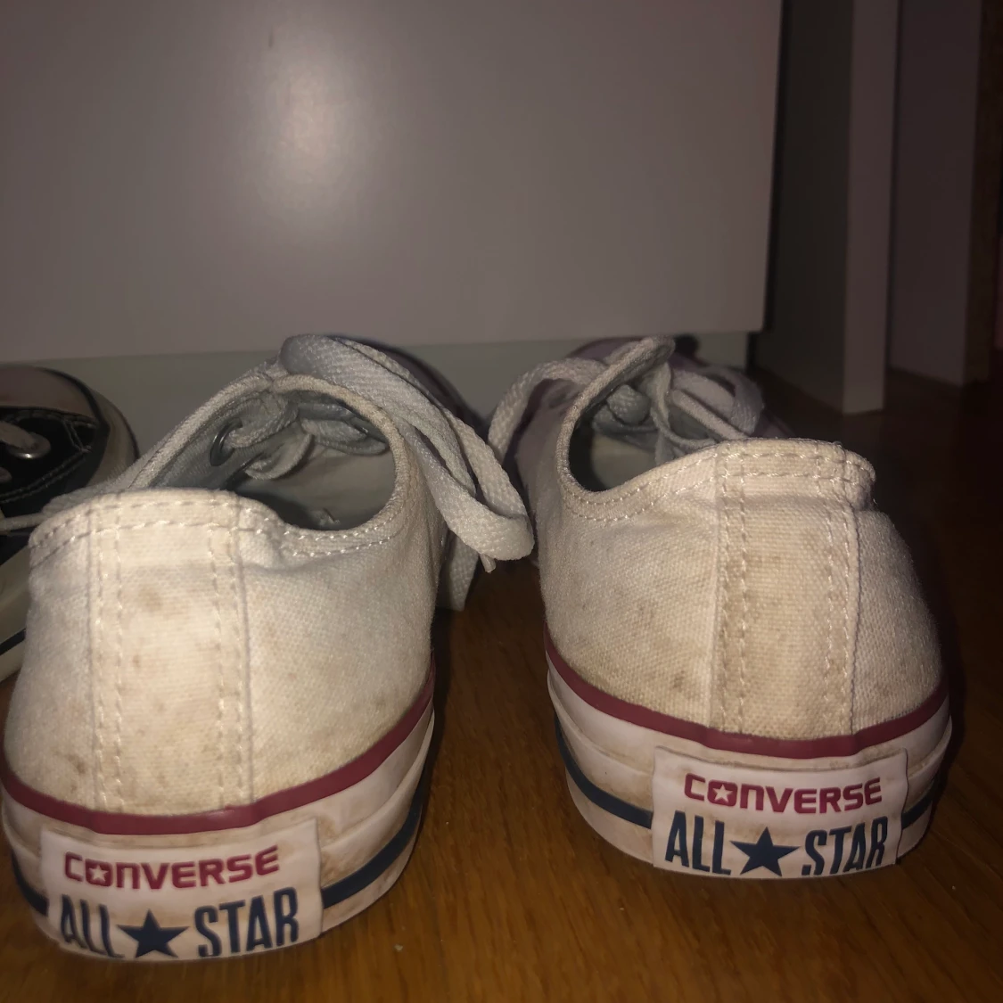 Vita låga converse! - 91
