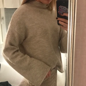 Stickad tröja från Bikbok - Fin stickad tröja från bikbok! kan skickas, köpare står för frakt