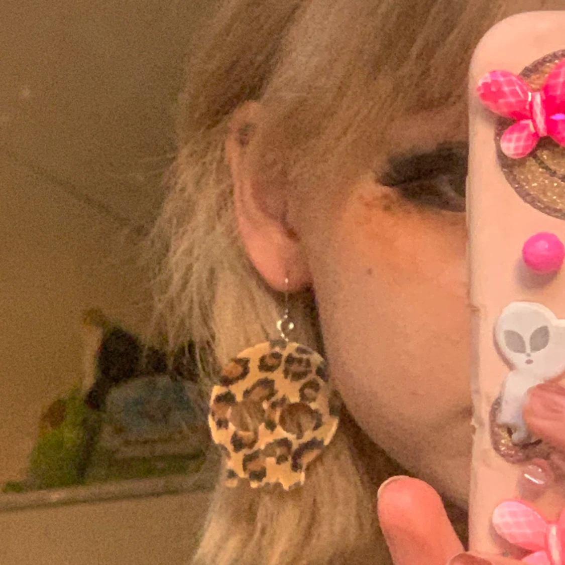 Dödskalle-örhängen i leopardmönster - 90