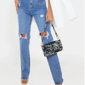 Jeans - Säljer dess jätte fins jeans från PLT. De är helt nya endast testade! Frakt tillkommer på runt 70kr💕💕