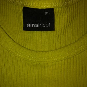 Köpt för 159 och säljer för 50kr💚 - Har andvänds 2,3 gånger även storlek s,går o ha på sig 💚