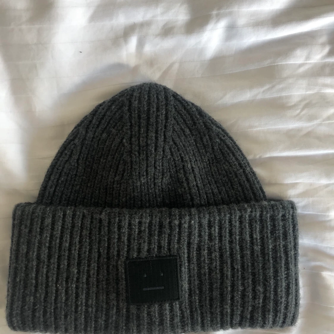 Acne mössa fint skick 