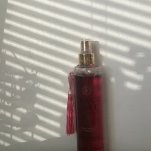 Parfym  - Godluktande parfym💋🧼 bara provad