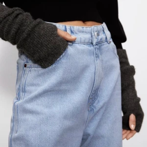 Fingerlösa vantar, Zara - Fingerlösa vantar från zara, stickade i färgen grå.