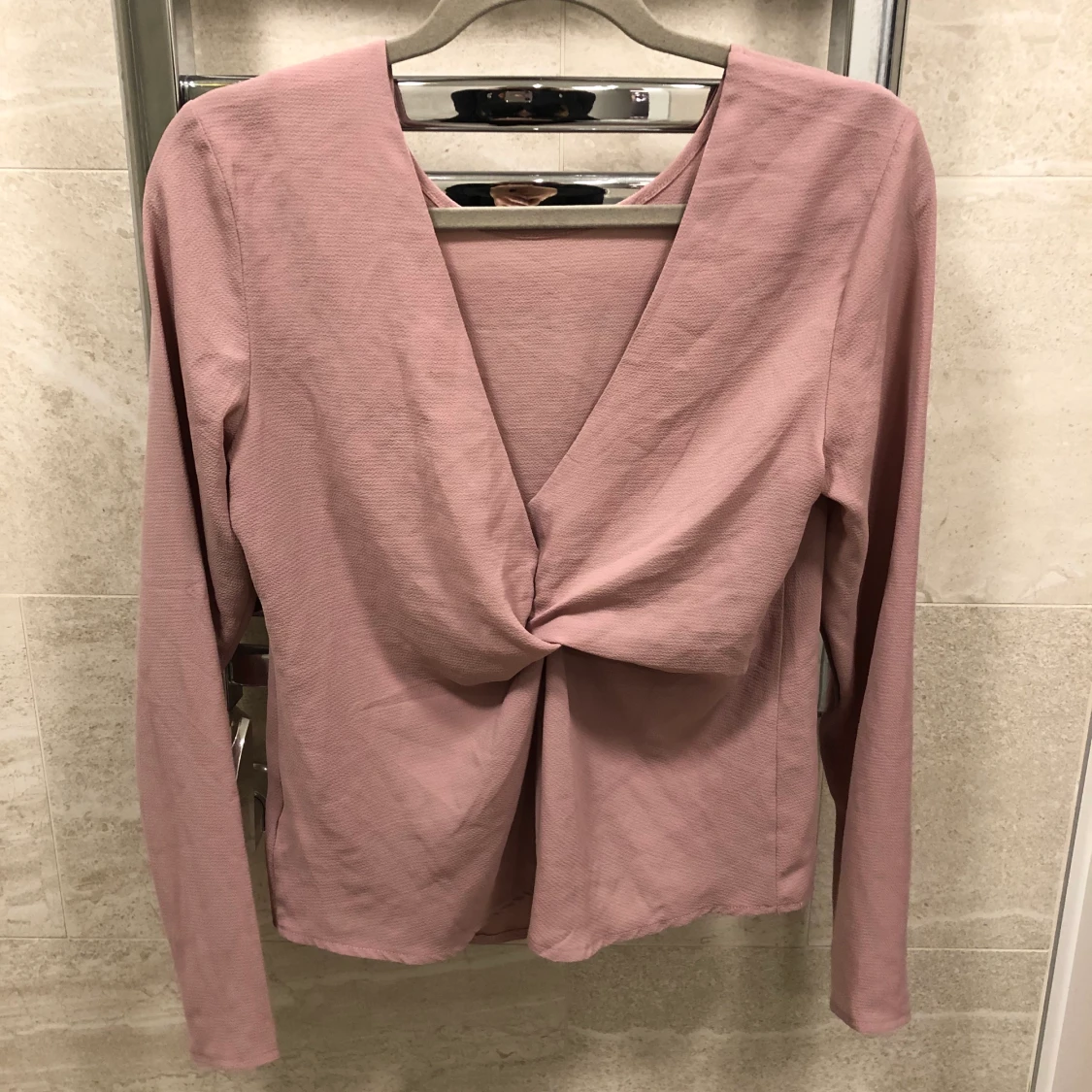 Tröja med knyt i ryggen - 90