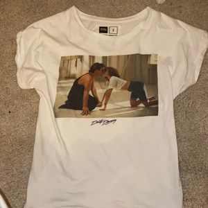 Dirty dancing tröja - Säljer nu min fina Dirty dancing tröja🥺❤️ endast använd ett fåtal gånger! Frakt-44kr