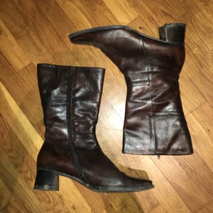 Stövlar - Bruna, sköna och i bra kvalitet 