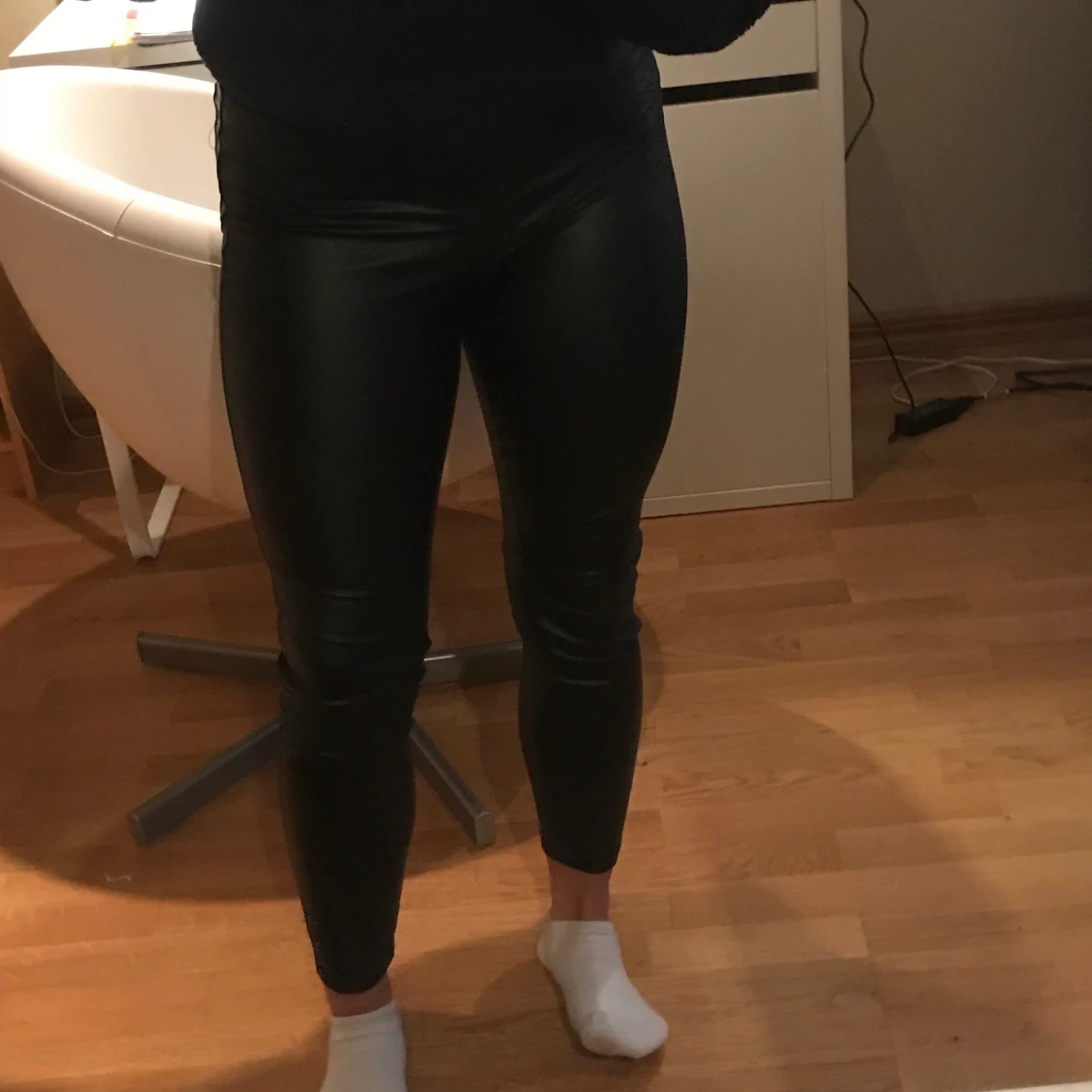 Skinnbyxor svarta, tajta