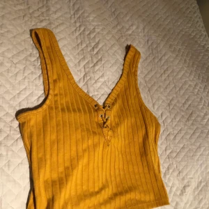 Topp från hm  - Använder aldrig därför säljer jag 