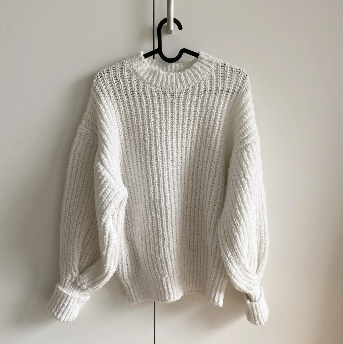 VIT STICKAD TRÖJA