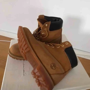  - I just want to sell them because i will never use them again :( so if you are interested message me your bid ❤️❤️  