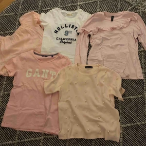  - 5st tröjor i storleken S.   Allt från Gant, Zara till Forever21.   Alla tröjor är i väldigt bra skick och inte använda så många gånger.