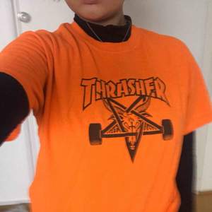 En orange thrasher-tshirt! 