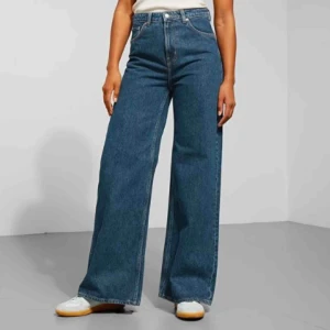  - ❗️Aldrig använda❗️säljer mina skitsnygga ACE jeans från weekday i strl 28/30. Endast testade då dom aldrig kom till användning så dom är i perfekt skick✨ Kan skicka fler bilder! Exkl. frakt. 