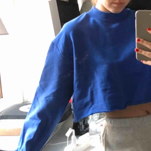  - tröja från josefin ekströms kollektion för nakd, 130kr inkl frakt strl s