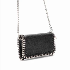  - Priscilla väska S från Scorett. Köpt förra sommaren men knappt använd. Ser helt ny ut. Pris kan diskuteras 🥰