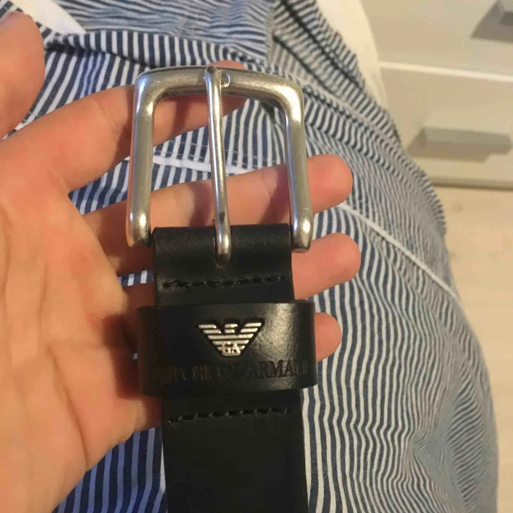 Emporia Armani skärp i 11 av 10 skick  Helt oanvänd Bra pris  Du står för frakt själv. Övrigt.