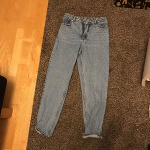  - Monki jeans, skitsnygga men tyvärr för små för mig
