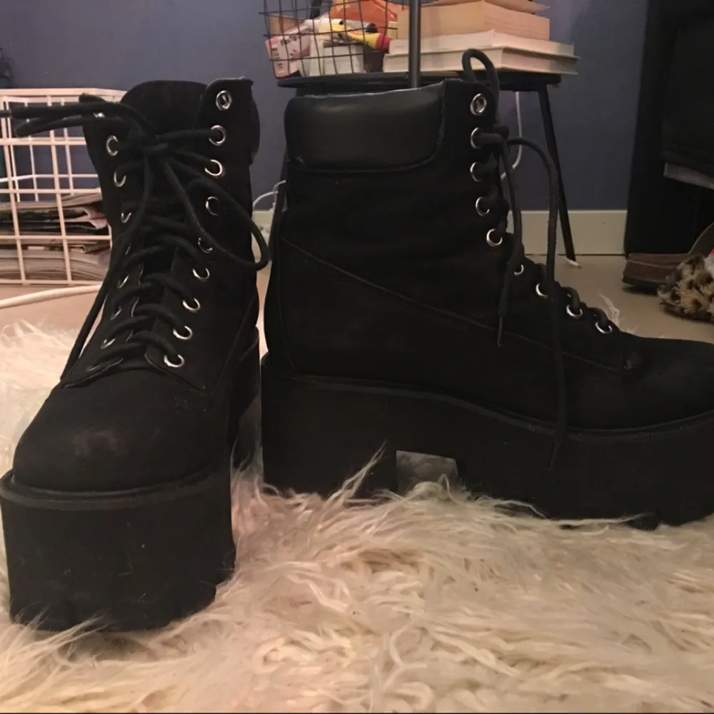 Svarta Skitsnygga Jeffrey Campbell Nirvana Plick Second Hand