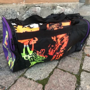  - Vintage Nike sports bag / gym bag / 1990s i trevligt normalt slitet skick. Hämtas i Uppsala eller kan skickas spårbart för 53 sek