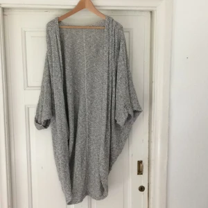  - Stor mysig kofta från American apparel. Sparsamt använd! 