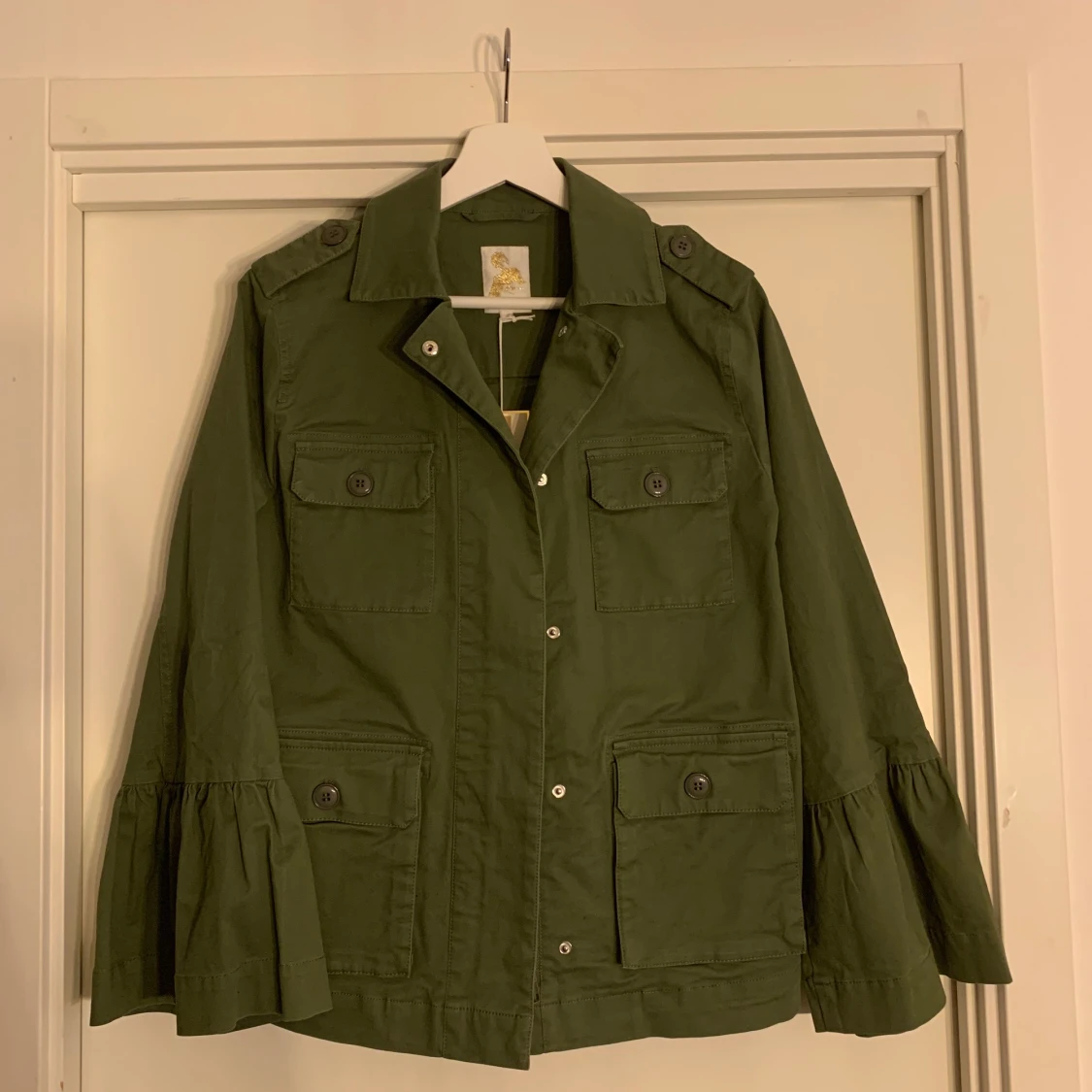 Militärgrön jacka strl 38