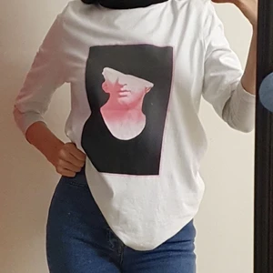 Oversized T-shirt  - Oversized T-shirt från NA-KD. Helt ny & oanvänd. 