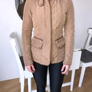 Jacka  - Jätte fin beige jacka från Zara
