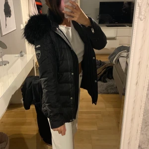 Jacka  - Jacka från rockandblue i nyskick😍😍 nypris: 2999kr säljer den nu för 450kr