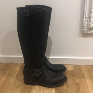 Primeboots  - Primeboots använda under 1 säsong. Bra skick. Nypris 3899:-