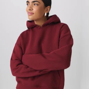 Vinröd hoodie - Jätte skön hoodie från Gina. Endast använd några få gånger💗