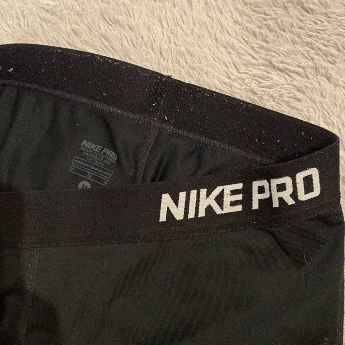 Svarta Nike Pro tights - 90