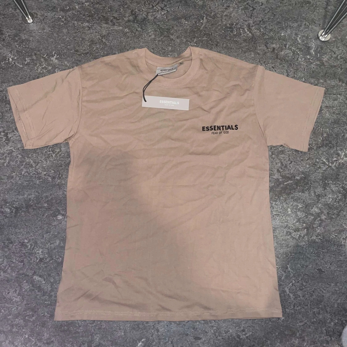 Beige t-shirt från Essentials Fear of God