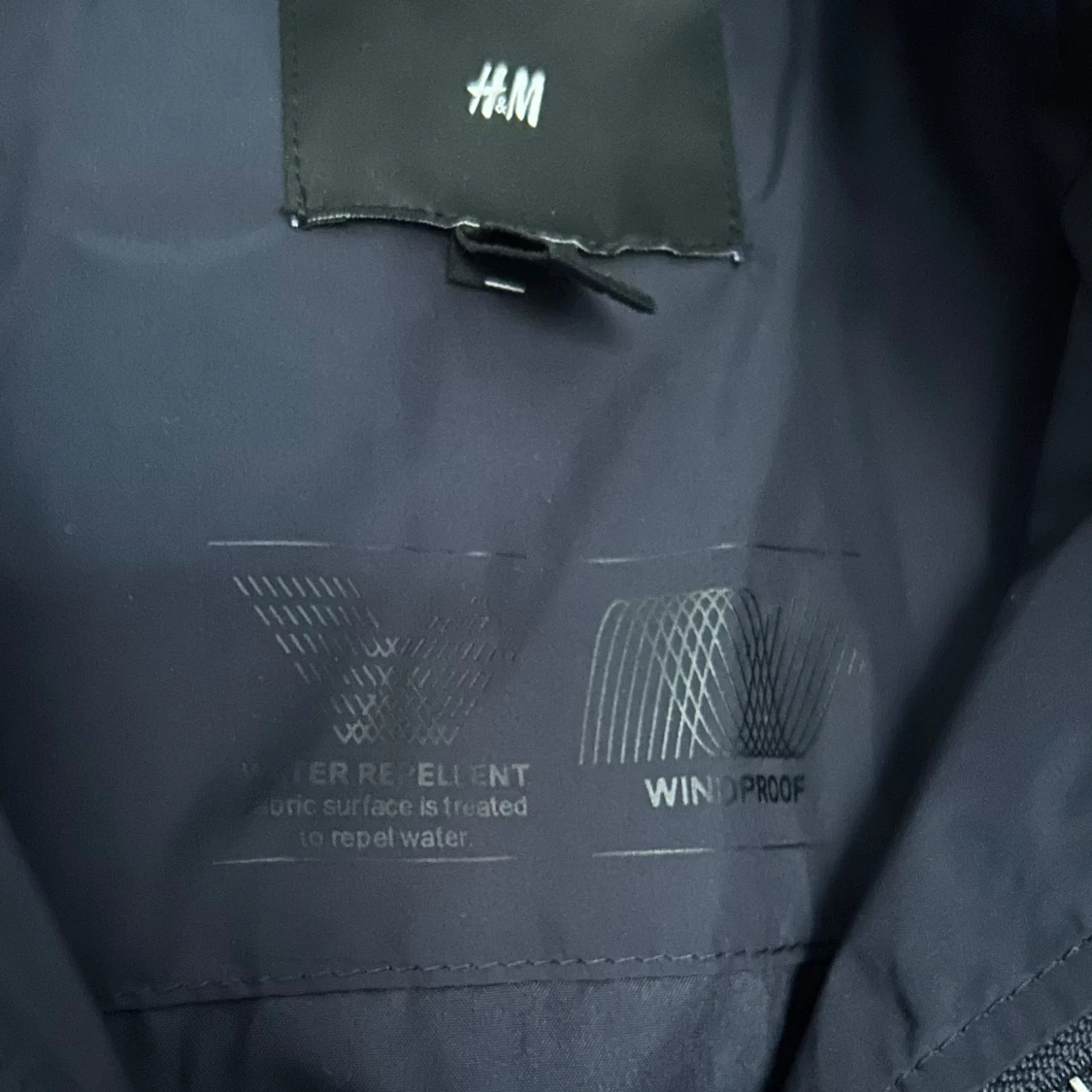 Marinblå vindjacka med huva från H&M - 2