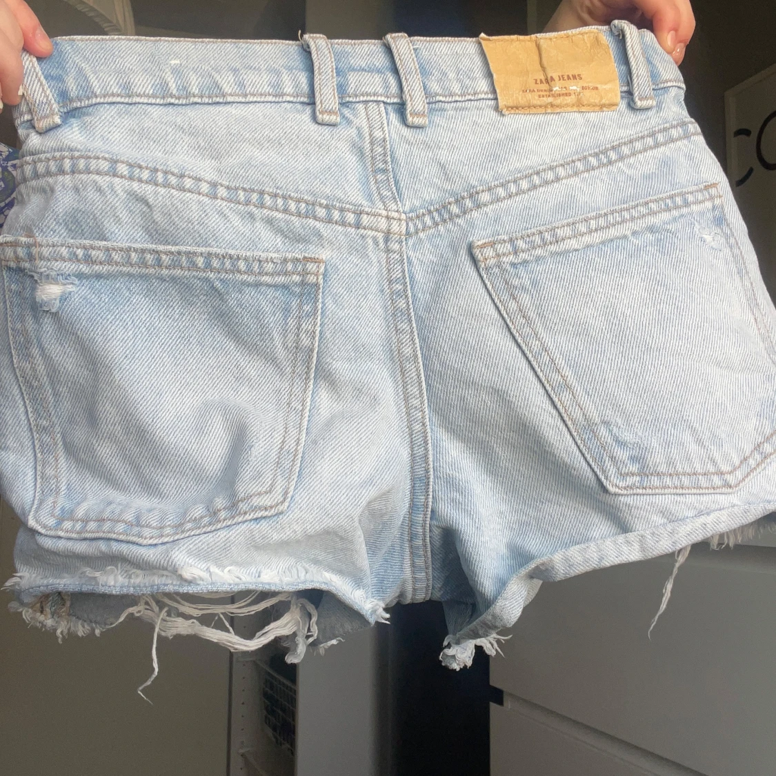 Ljusblå jeansshorts från Zara - 2