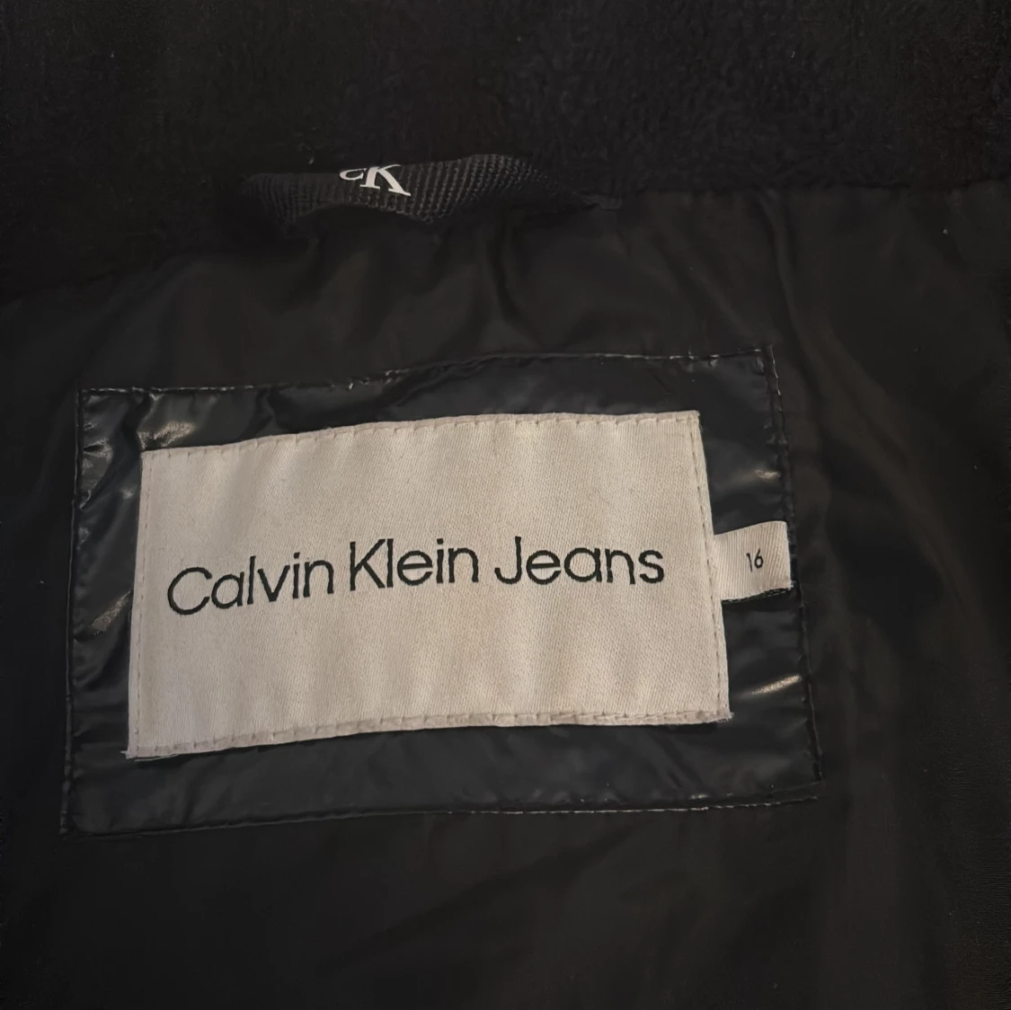 Svart pufferjacka från Calvin Klein Jeans - 1