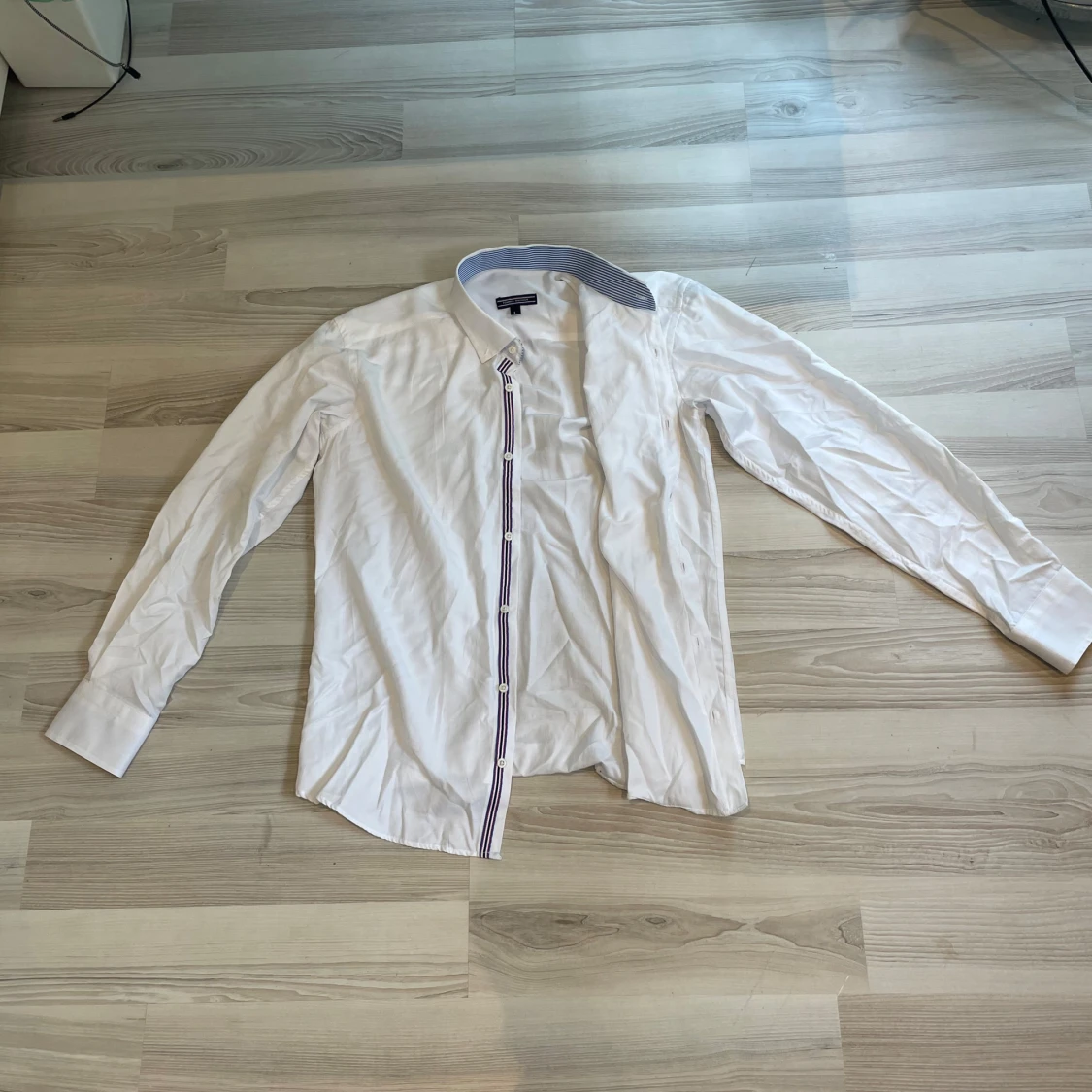 Vit skjorta från Tommy Hilfiger - 2