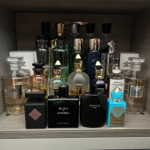 Parfym prover/Decants/Samples/Parfymer/Parfym splittar - Säljer samples av alla parfymer på bilden. Storlekarna är 2ml, 3ml, 5ml och 10ml. Kan lösa frakt privat = 22kr. Parfymerna är följande: Creed Royal Oud, Creed Millesime Imperial, Creed Aventus, Creed Virgin Island Water, Amouage Reflection Man, PDM Greenely, PDM Layton, Maison Margiela By The Fireplace, SWY Intensely, LV Imagination, LV Pacific Chill, Initio Absolute Aphrodisiac, Stephane Humbert Lucas God Of Fire, Xerjoff Torino 21, Office for men, Xerjoff Uden, Xerjoff Naxos och Bleu De Chanel