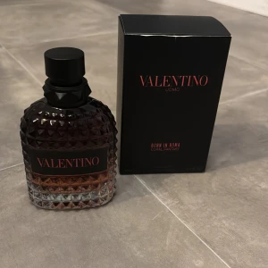 Valentino parfym GE PRISFÖRSLAG  - Ml från början: 100 | Ml nu: 95 | Nypris: 1475 | Mitt pris: Ge prisförslag | Hör av er vid frågor. 