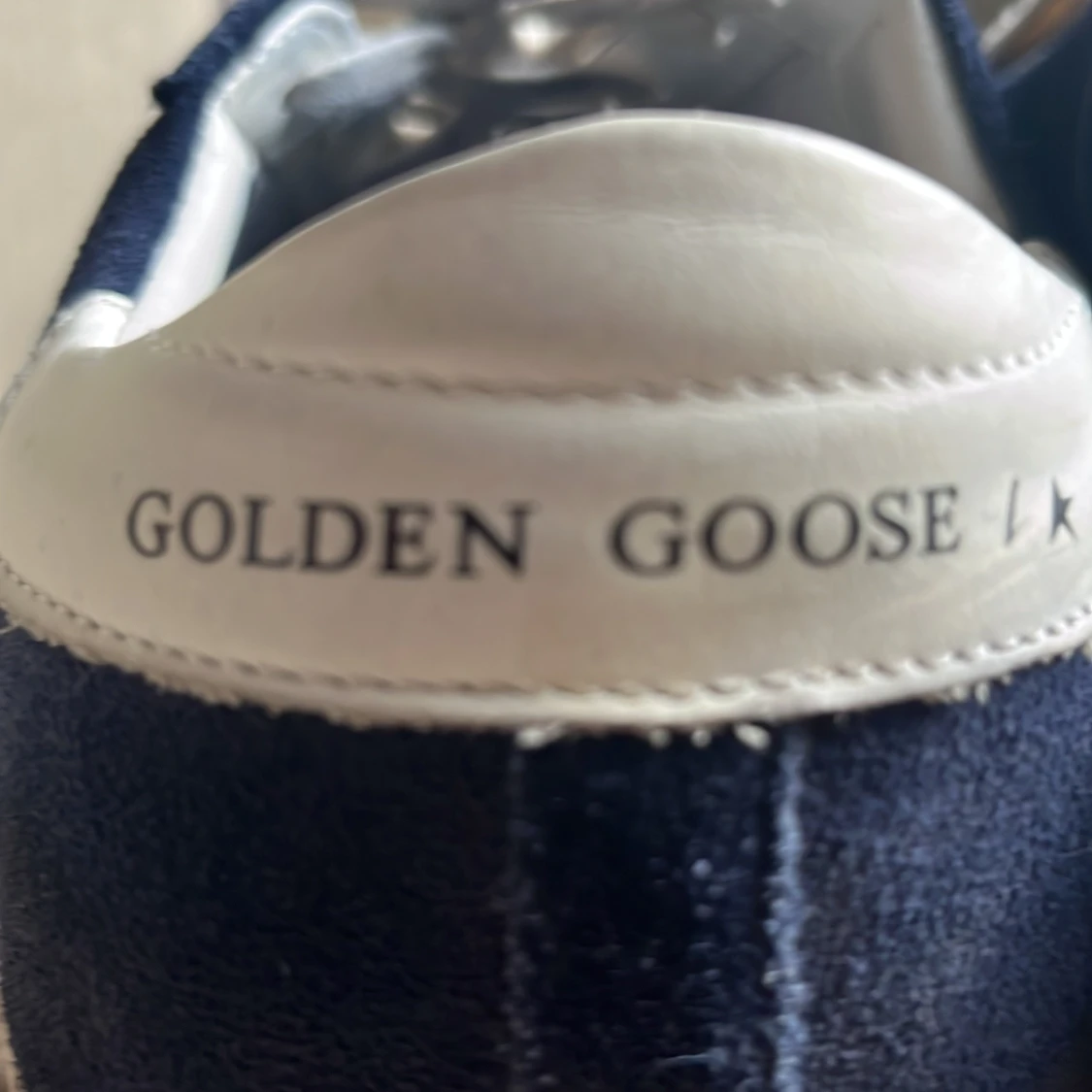 Mörkblå sneakers med vit stjärna - 4