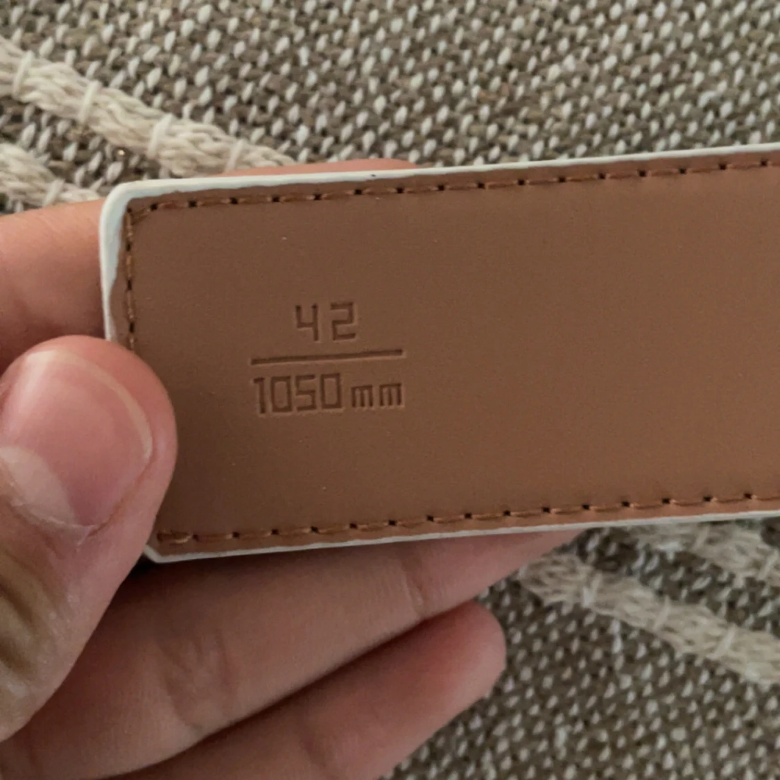 En vit och guld bälte  - 4