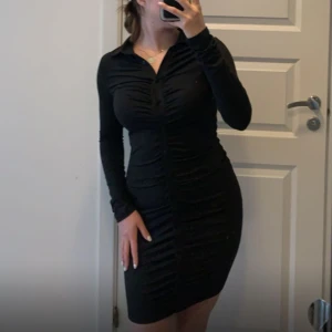 Klänning med knappar - Aldrig använd endast testad 🤍