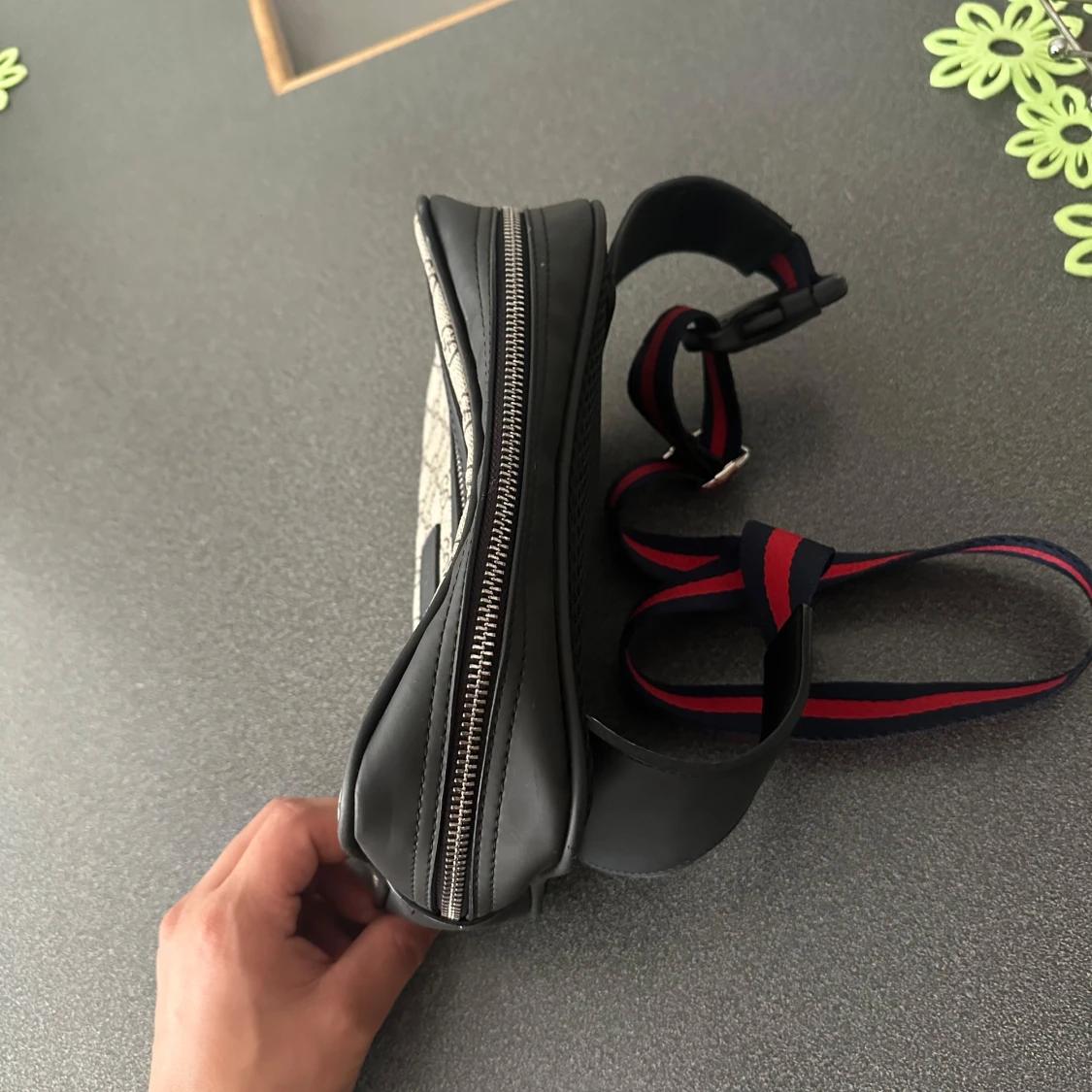 Två stycken axelväska  - 1