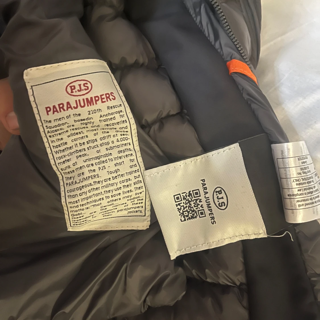 Svart dunväst från Parajumpers - 3