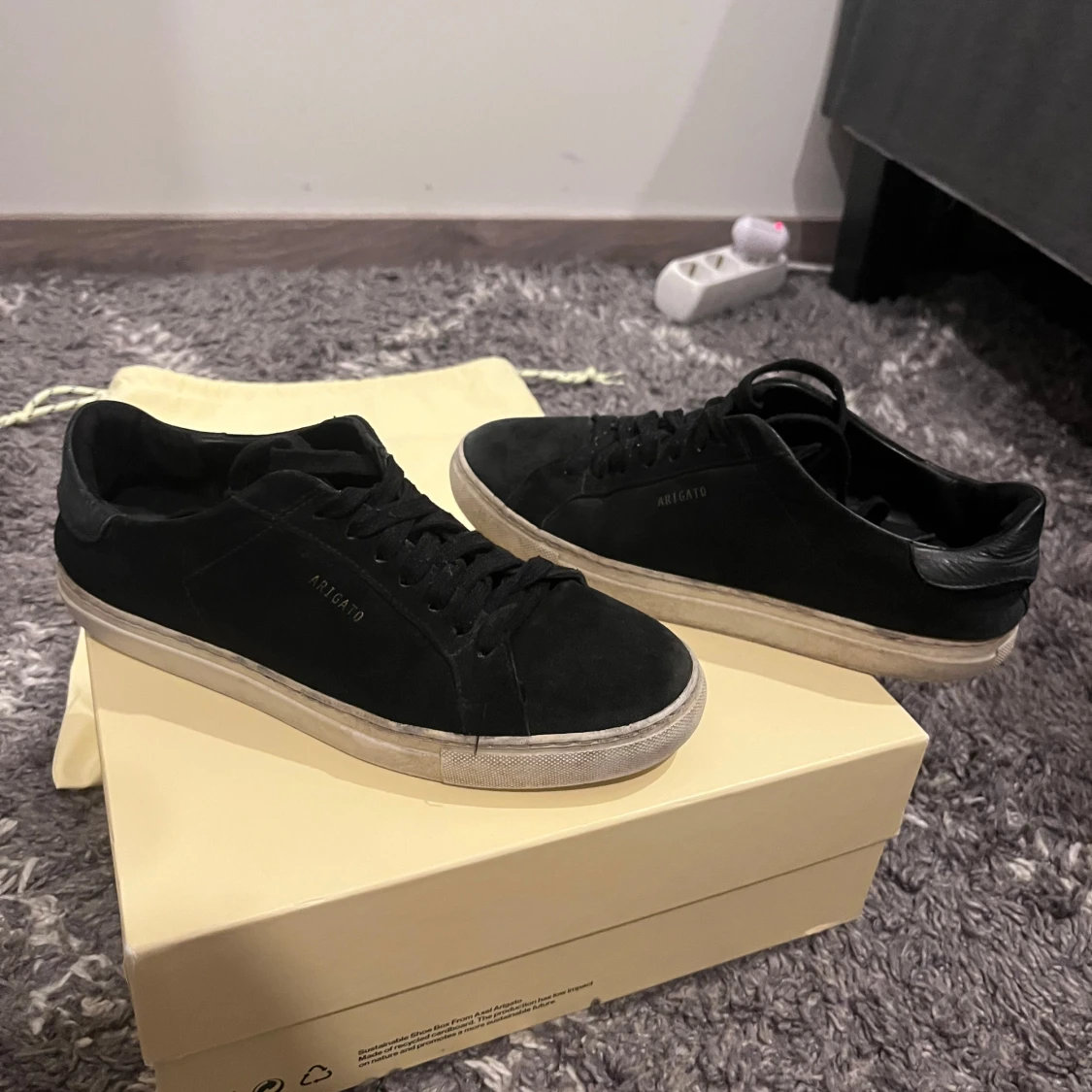 Svarta sneakers från Axel Arigato - 1