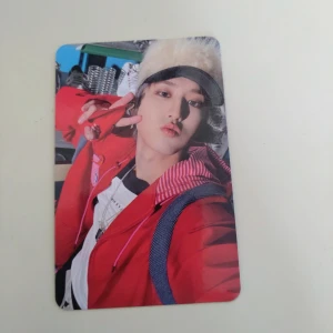 Stray Kids Han 5-Star Album Photocard  - Fint Skz Han Photocard från 5-star albumet, i bra skick. Perfekt för alla Stays som samlar!