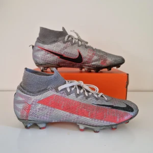 Fotbollsskor  - Nike mercurial superfly 7 elite ag, de är lite smutsiga annars mycket bra skick 