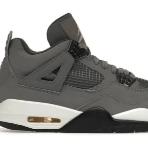 Nike Air Jordan 4 Retro Cool Grey 2019 - Säljer ett par jordan 4 cool grey 2019, skick 7/10, dm för mer bilder och bud