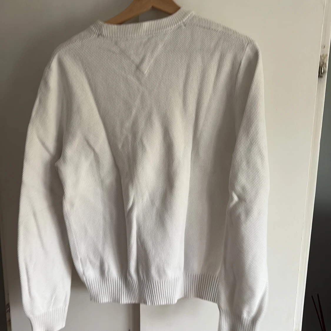 Vit stickad tröja från Tommy Hilfiger - 1